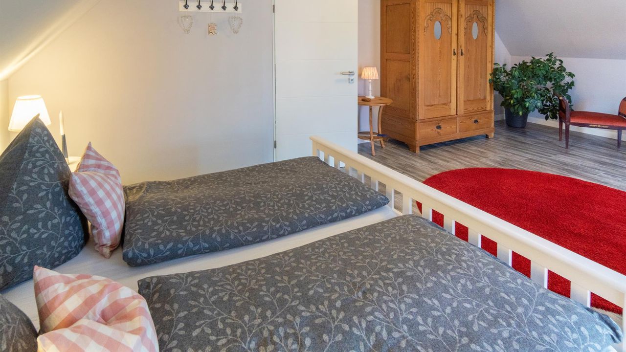 Schlafzimmer groß OG IV Schlafzimmer groß OG IV